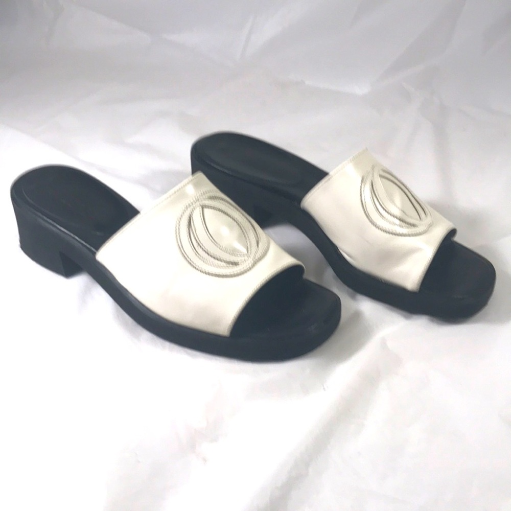 Vintage Paloma Made in Italy White & Black Leather Slip On Peep Toe Heels Mules